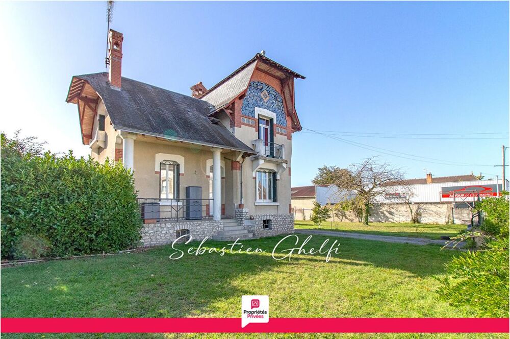 Vente Maison centre ville belle maison des année 30 avec 3 chambres et garage Romorantin lanthenay