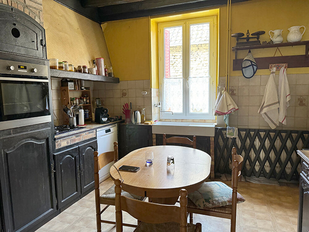 Maison ancienne 6 pièces 127 m² avec courrette de 30 m2 devant