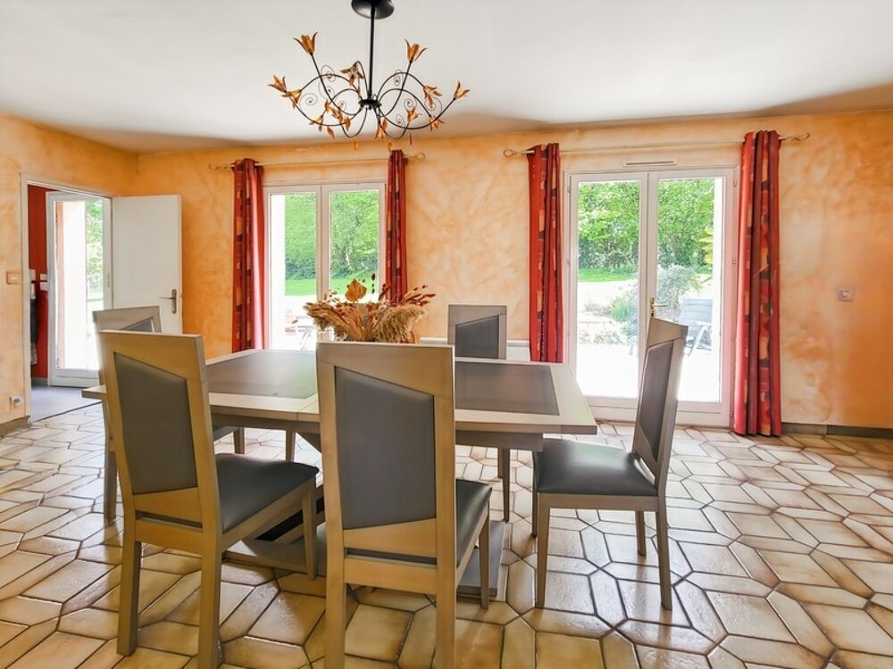 Maison familiale PARIGNE LE POLIN (72) 5 MN GUECELARD