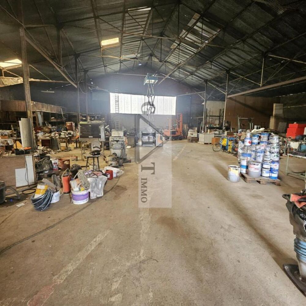   Entrepot 1000 m² A SAISIR 