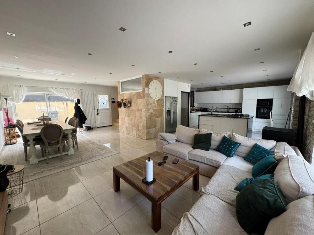 Vente Maison Maison de 7 pièces de 230 m² à Dammarie-les-Lys Dammarie les lys