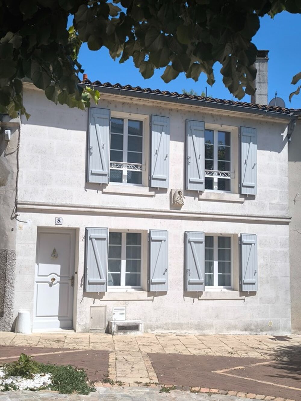 Maison de ville rénovée au coeur de Jarnac