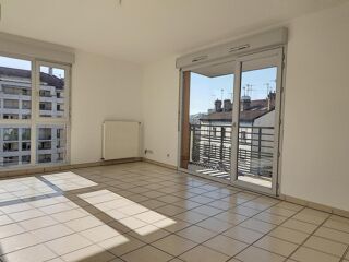  Appartement à louer 4 pièces 91 m²
