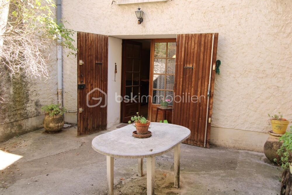 Vente Maison Maison de village 100 m² avec cour intérieure et balcon Les mees