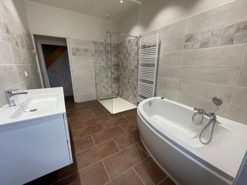 Vente Maison Maison de caractère en pierre, dépendances, accès rivière, 199500€ ! Betete
