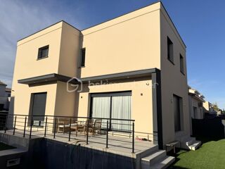  Villa  vendre 5 pices 130 m