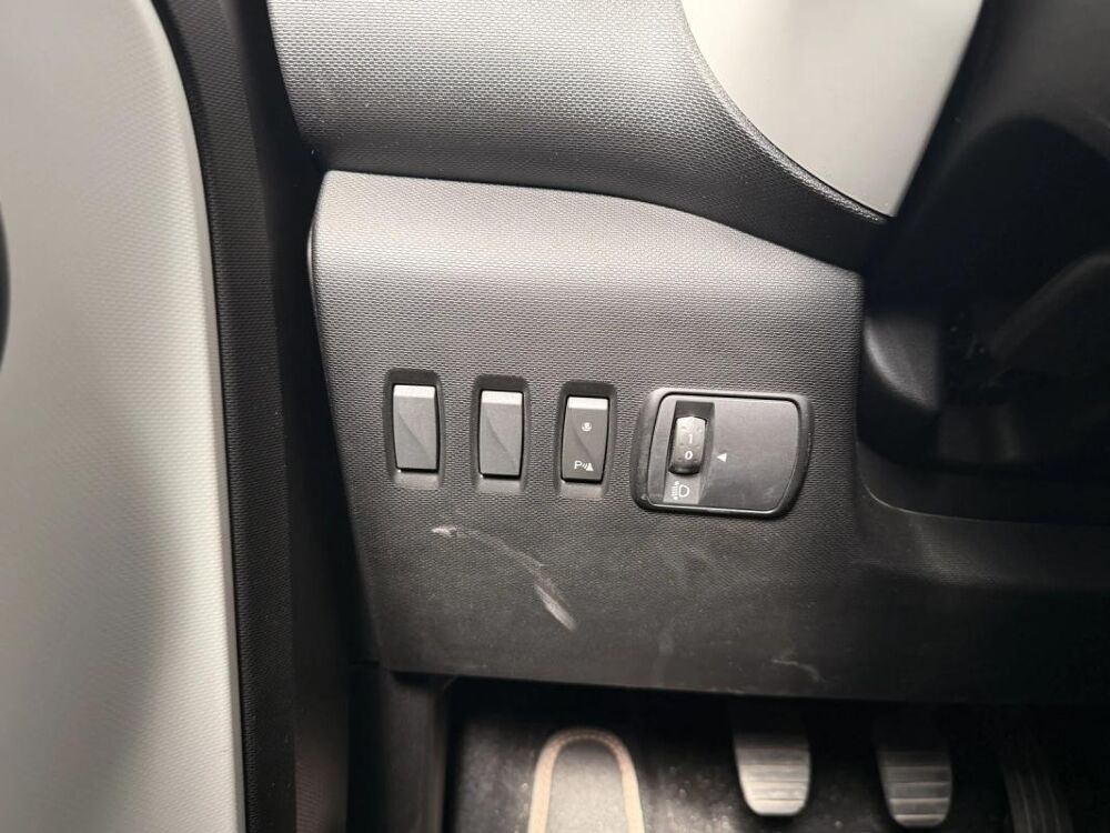 Twingo Vibes CAMERA DE RECUL / CARPLAY FEUX AUTO 2021 occasion 17139 Dompierre-sur-Mer