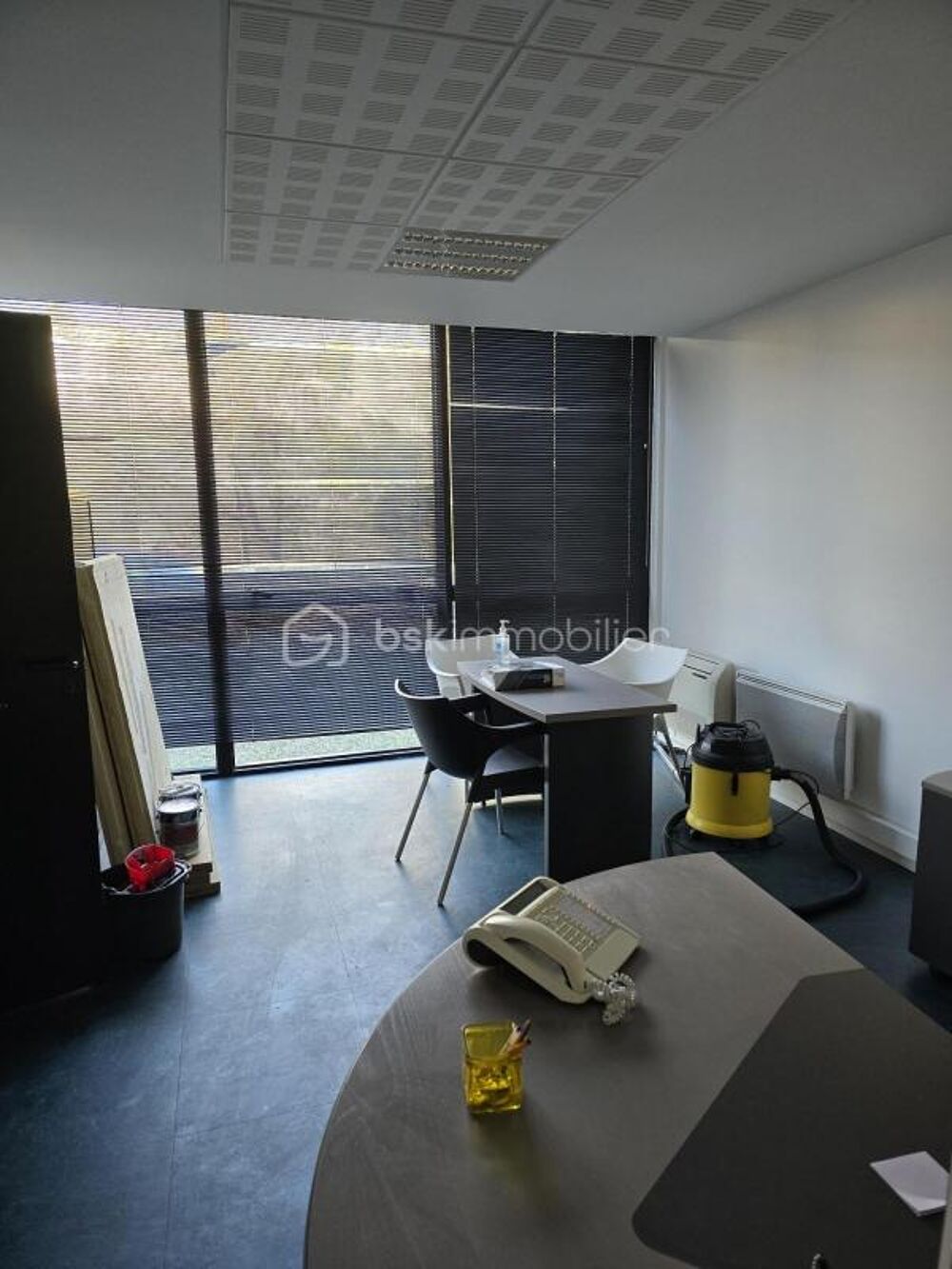 Vente Immeuble Immeuble de bureaux sur 3 niveaux avec appartement indépendant, opportunité d'investissement rare Perigueux