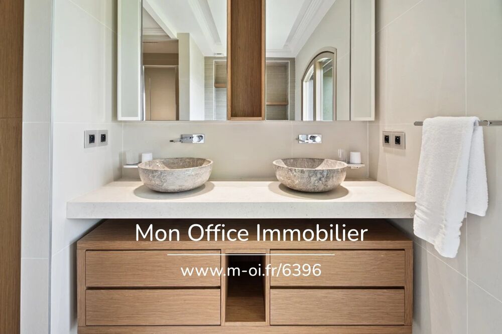 à vendre  Propriété/château Grimaud (83310)