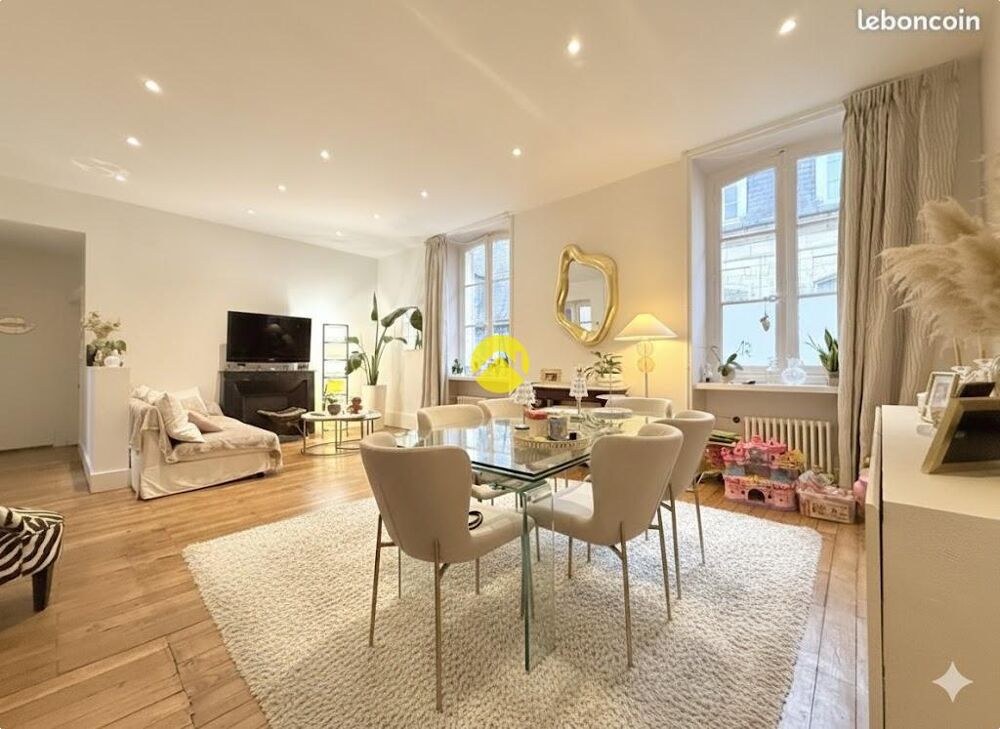 APPARTEMENT AVEC PISCINE CENTRE