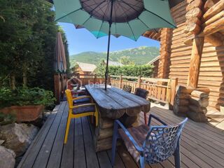  Chalet à vendre 8 pièces 242 m²