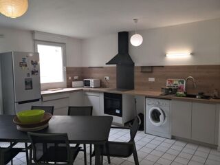  Appartement à louer 2 pièces 80 m²