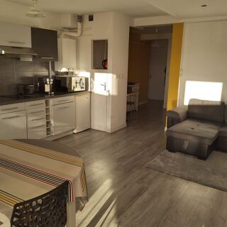  Appartement à louer 2 pièces 60 m²