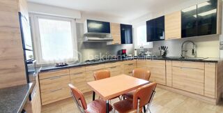  Maison  vendre 15 + pices 470 m