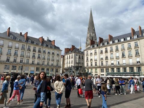   44000 NANTES - A LOUER PROCHE PLACE ROYALE , LOCAL 25 m² 
