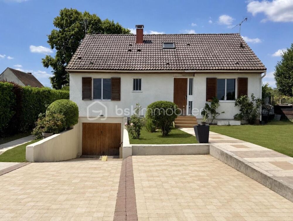 Maison familiale avec seconde habitation indépendante  165 m² habitables  Sous-sol total  Terrain de 650 m²