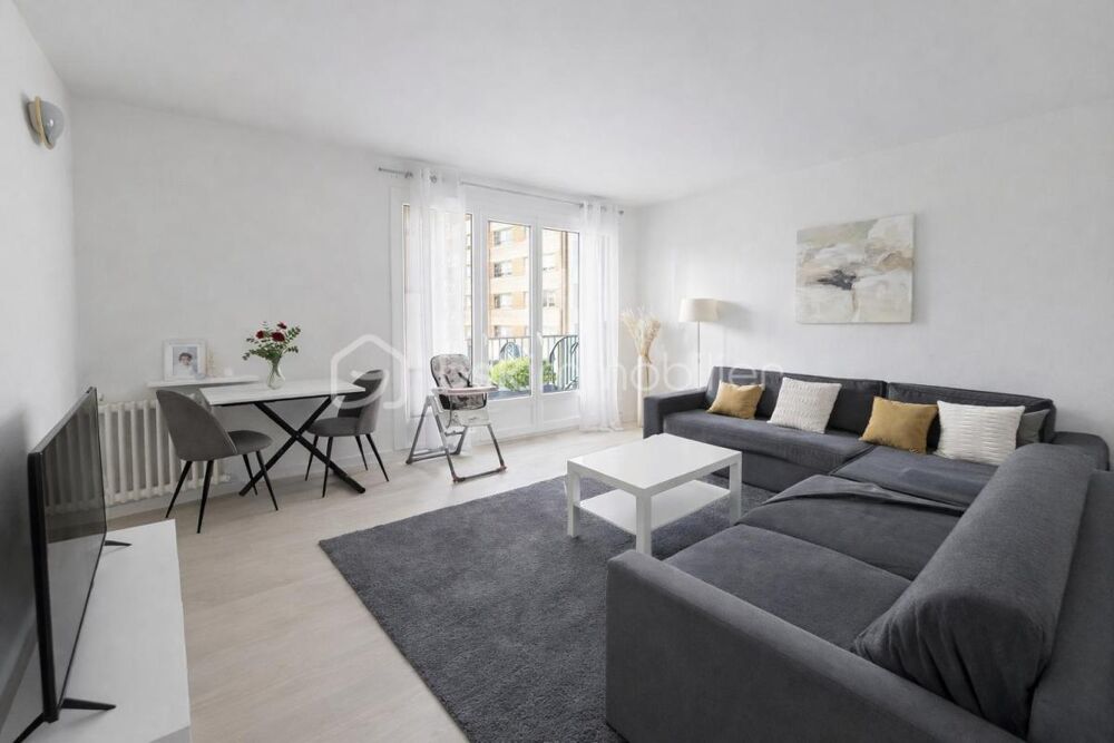 À VENDRE  Appartement avec balcon, parking et cave à La Courneuve