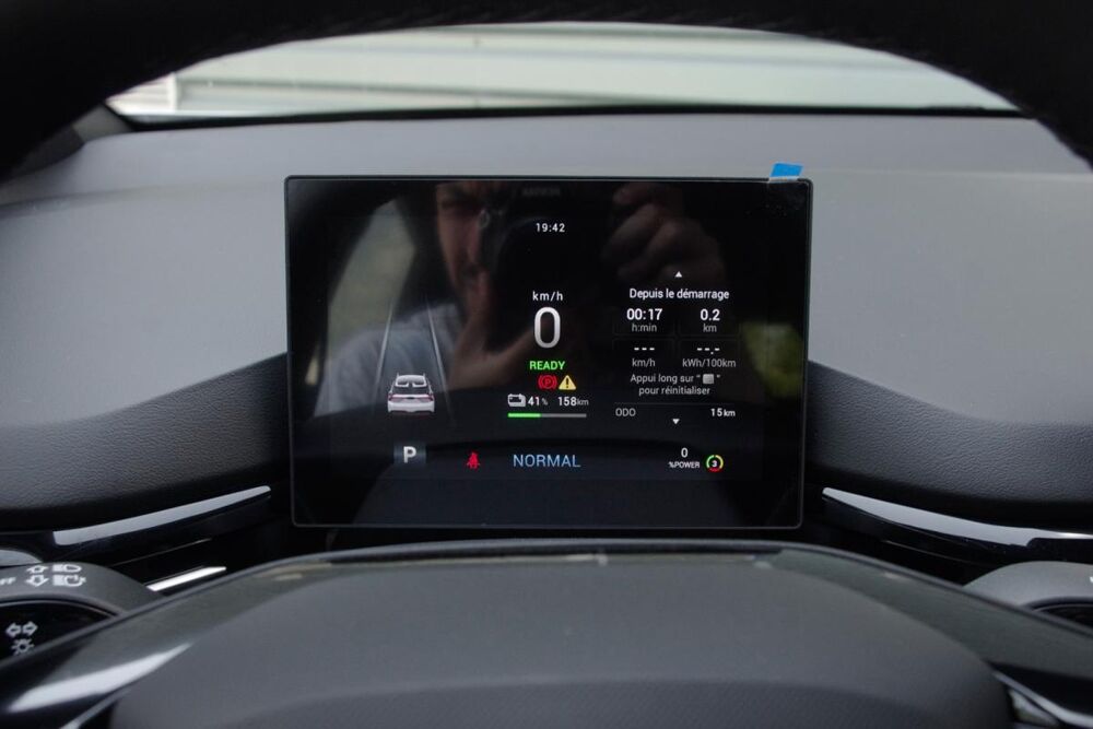 MG4 EV 64KWH - 150 KW 2WD LUXURY 2023 occasion 78240 Chambourcy