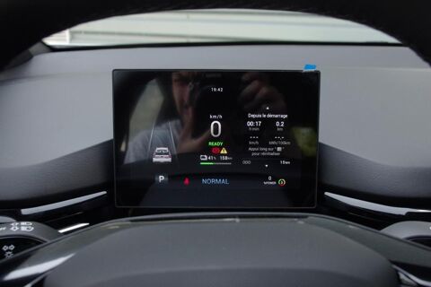 MG4 EV 64KWH - 150 KW 2WD LUXURY 2023 occasion 78240 Chambourcy