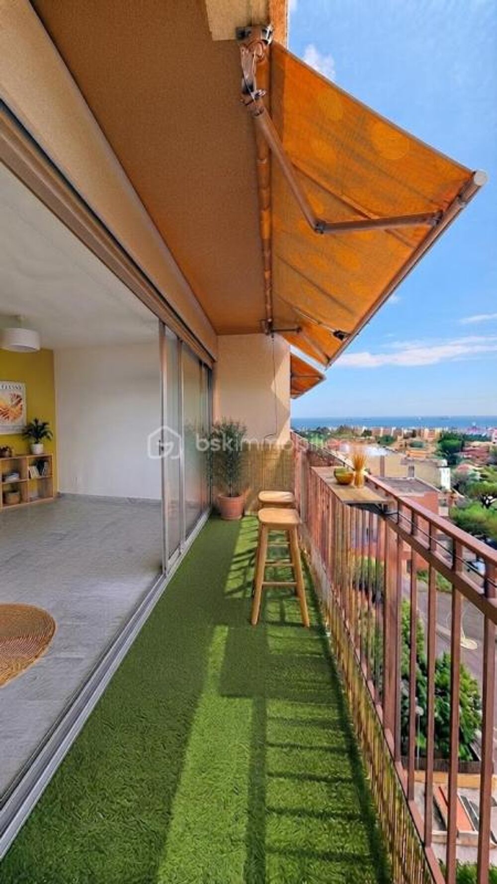 CAGNES-SUR-MER  2 PIÈCES TRAVERSANT AVEC VUE MER PANORAMIQUE, PISCINE, PARKING ET CAVE