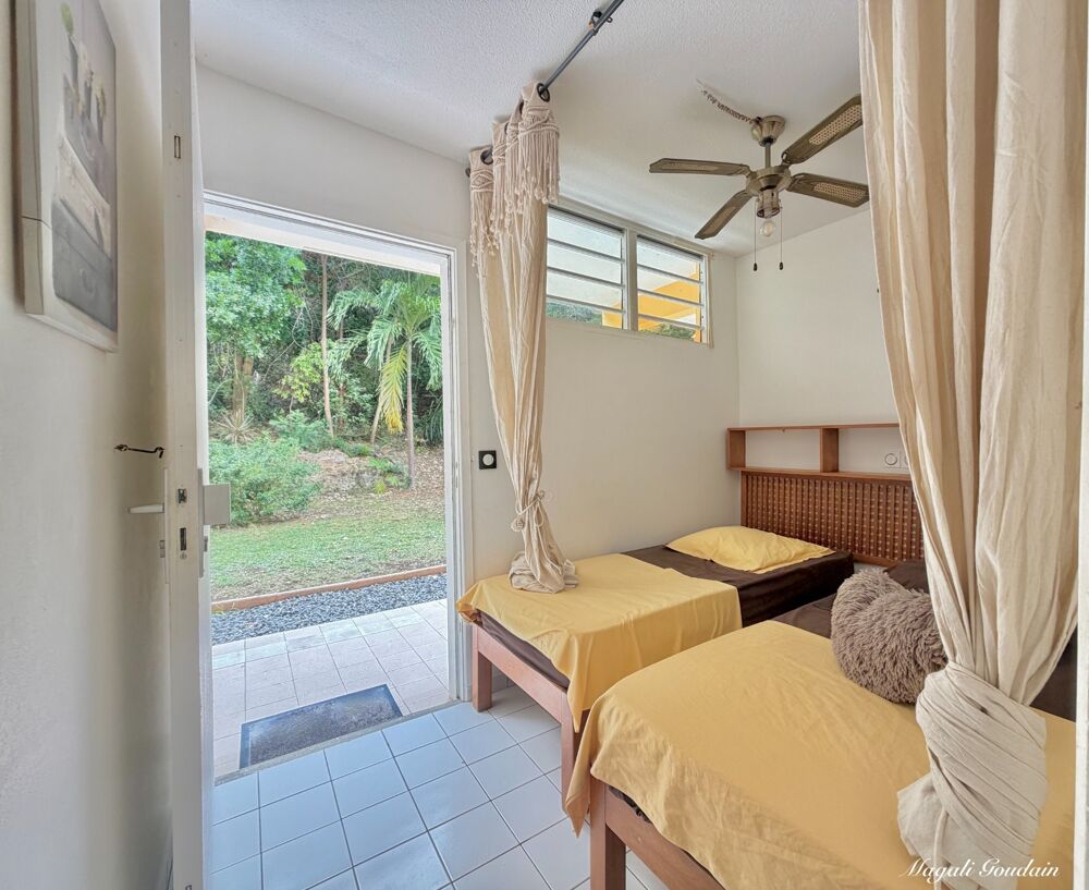 Vente Appartement EN EXCLUSIVITE - A VENDRE STUDIO RÉNOVÉ AVEC TERRASSE, PARKING PRIVÉ ET PLAGES À PIED - LE MOULE Le moule