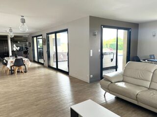  Maison à vendre 8 pièces 235 m²