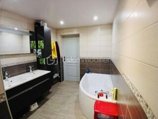  Maison  vendre 7 pices 145 m