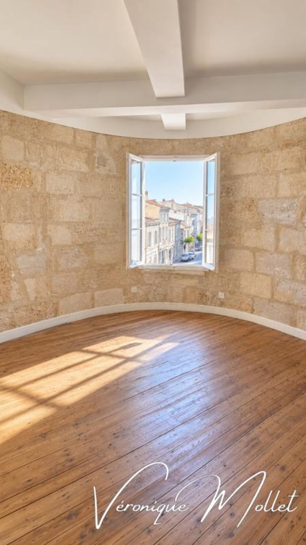 Vente Immeuble Immeuble de rapport – local commercial + 2 appartements – Centre Coutras Coutras