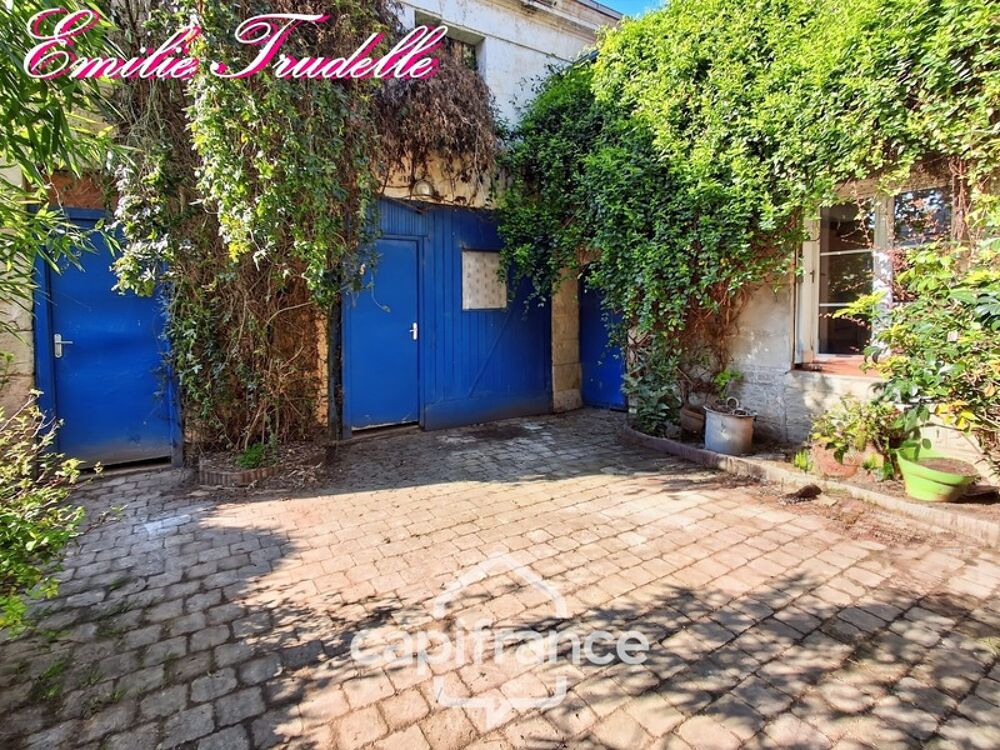 Maison à vendre 6 pièces LA CHARTRE SUR LE LOIR (72) Maison de caractère  coeur de ville  181 m²  cour, dépendance et caves