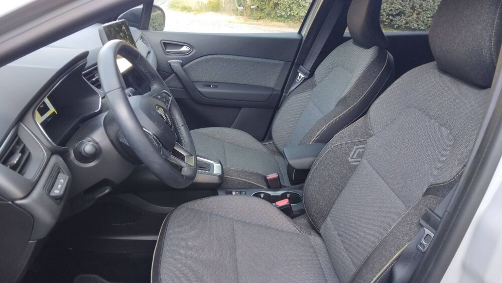 Captur 1.6 E-Tech 145 Hybrid EDC6 Techno - Premi&egrave;re main Entretien 2025 occasion 44420 Mesquer