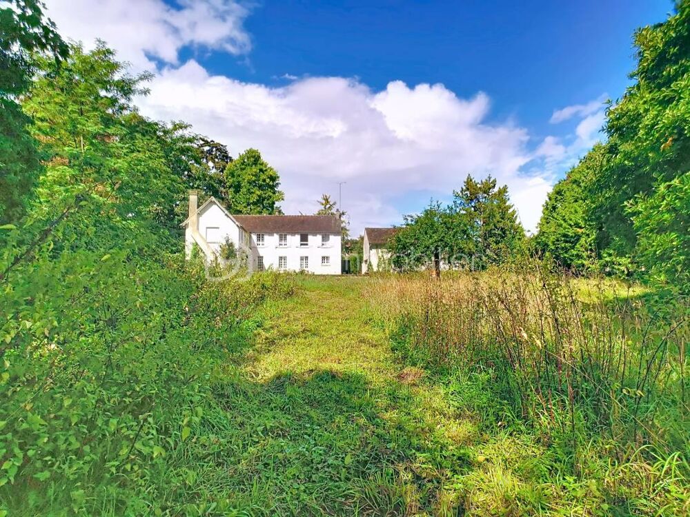 Maison de caractère 155m2 3 chambres 6800m2 terrain au coeur de Couilly-Pont-aux-Dames
