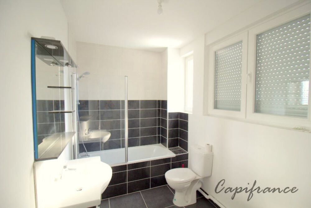 Location Appartement A louer, Douai Gare, Bel Appartement type 2 , 3 ième étage! Douai