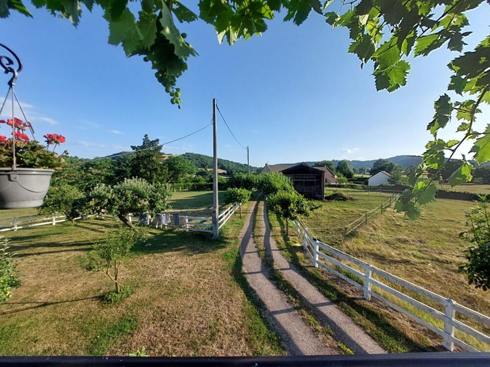 Propriété avec 2 maisons, dépendances et terrain sans vis-à-vis Montmort 260 m2