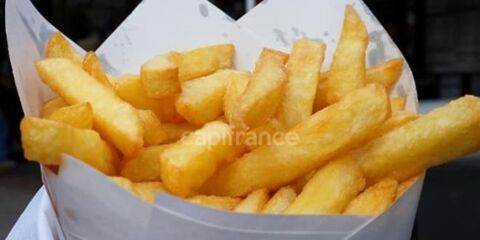 Limite LILLE (59) - Tr&egrave;s belle friterie sur emplacement n&deg;1 avec terrasse 74000 59000 Lille