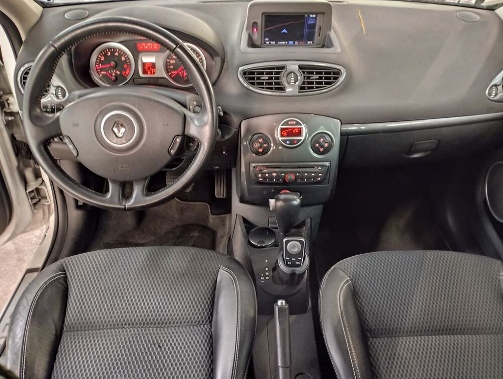 Clio III 1.6 110 EXCEPTION TOMTOM BA 5P 2010 occasion 06640 Saint-Jeannet