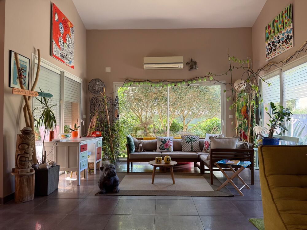 VILLA D'ARCHITECTE DE PLAIN-PIED AVEC JARDIN MÉDITERRANÉEN