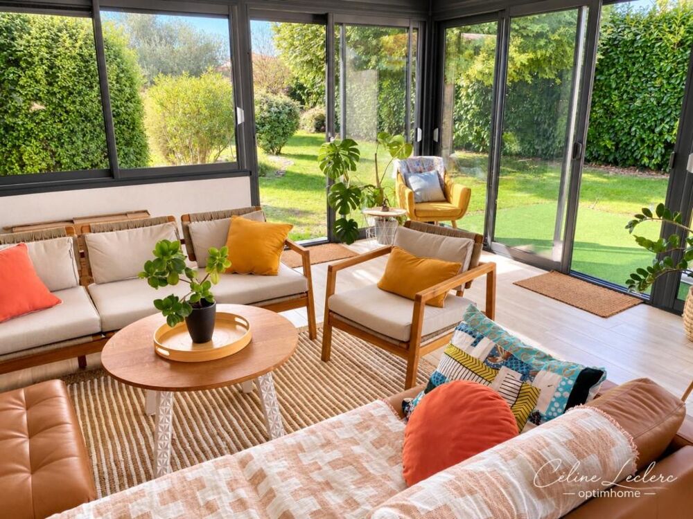 ? Charme de la pierre à 8 min des plages  110 m²  Véranda récente  Jardin clos  ANGLES (85)