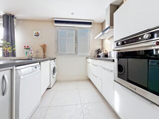 Vente Appartement Appartement T3 de 74,2 m² - Stationnement sous-sol - Cave Lyon 8