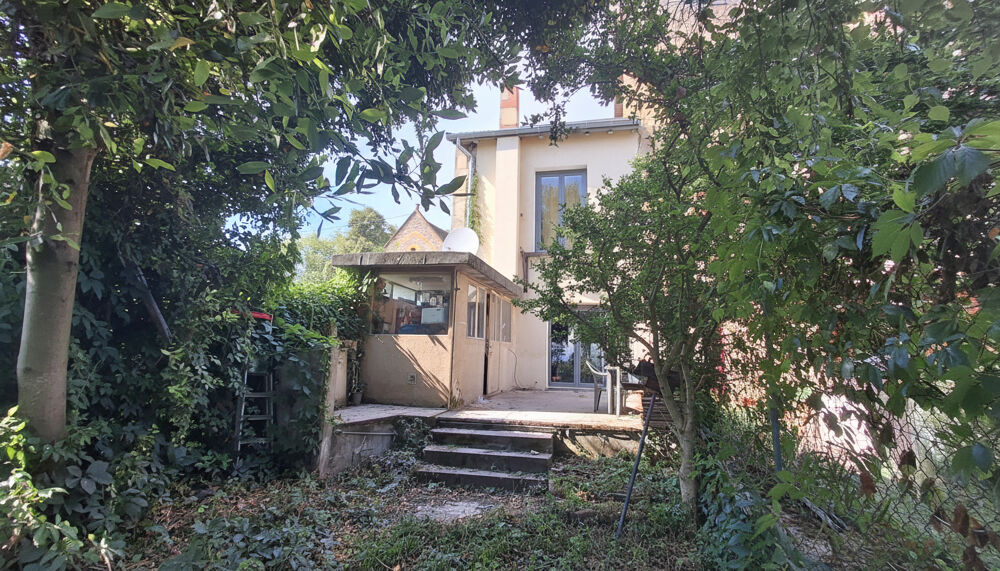 Bully Maison de ville au calme avec jardin et terrasse