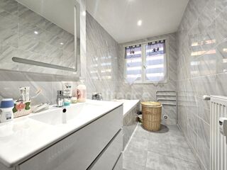  Appartement � vendre 5 pi�ces 83 m�