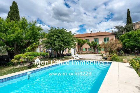   Rfrence : 3229-AAG. - Ensemble immobilier 275m centre village- Piscine- 10 pices  guilles (13510) 