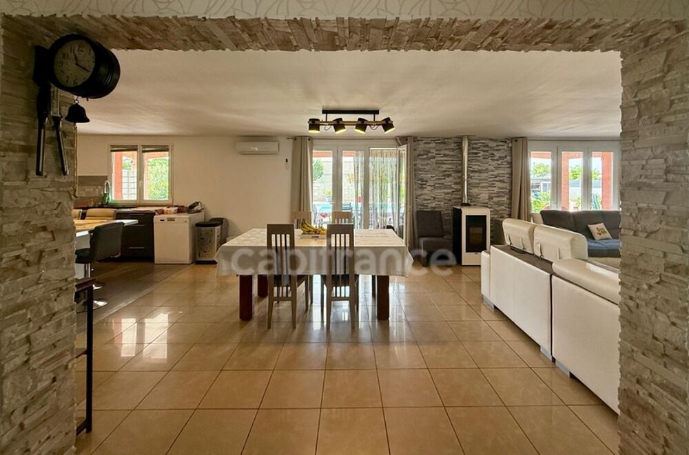 Villa à PEYRIAC MINERVOIS de 135 m2 environ, 3 chambres, piscine, garage terrain 885m2