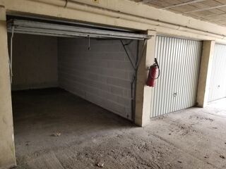  Parking / Garage  louer 12 m