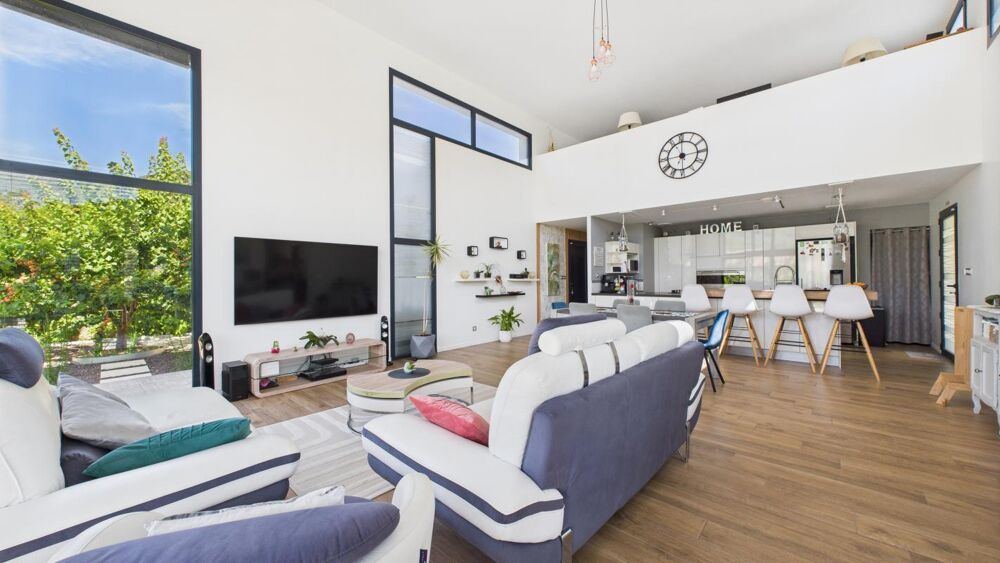 � vendre  Maison Saint-Georges-les-Bains (07800)