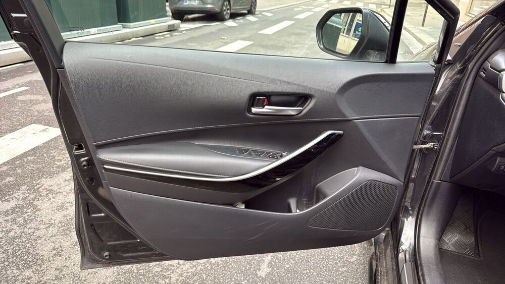 Corolla XII 2.0 VVT-i 180 CVT Design 2023 occasion 75017 Paris
