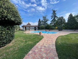  Maison � vendre 8 pi�ces 377 m�