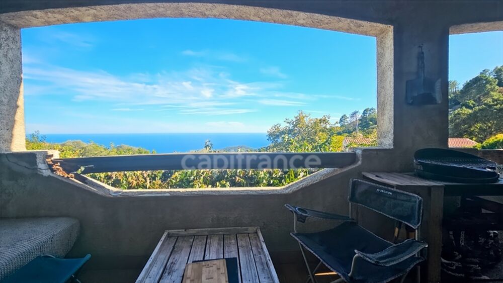 À vendre  Sari-Solenzara Maison vue mer panoramique et charme méditerranéen assuré ( vendu libre de toute occupation)