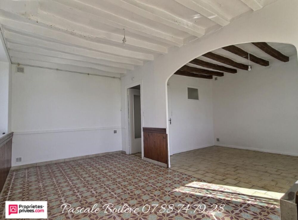 Maison avec diverses dépendances sur terrain de 3 000 m² - Vernoil le Fourrier (49390)