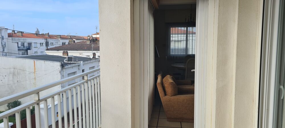 Dpt Charente Maritime (17), à vendre ROYAN appartement T3 avec garage, 100 m de la plage