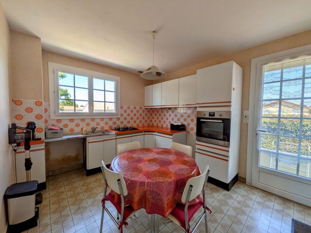 Maison à vendre 110m² SAINT PIERRE DES ECHAUBROGNES (79)